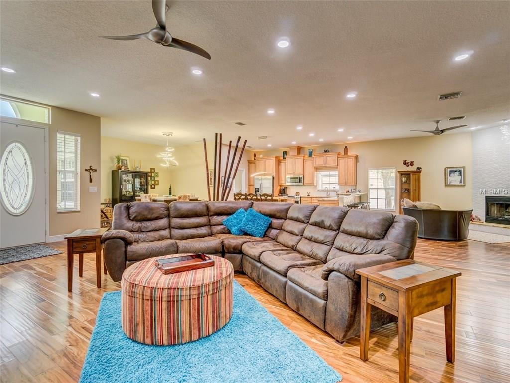 3045 CREST DRIVE, CLEARWATER, Florida 33759, 3 Bedrooms Bedrooms, 3 Rooms Rooms,2 BathroomsBathrooms,Residential,For sale,CREST,U7836311