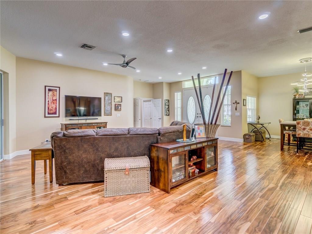 3045 CREST DRIVE, CLEARWATER, Florida 33759, 3 Bedrooms Bedrooms, 3 Rooms Rooms,2 BathroomsBathrooms,Residential,For sale,CREST,U7836311