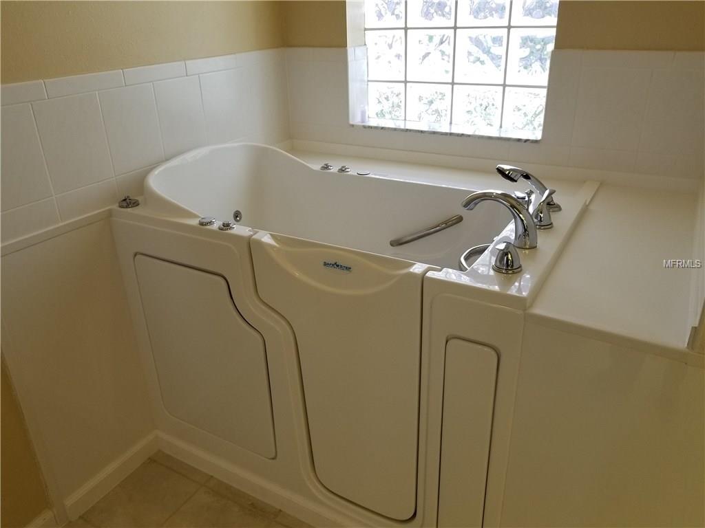 4101 BROOKE DRIVE, VALRICO, Florida 33594, 4 Bedrooms Bedrooms, 7 Rooms Rooms,2 BathroomsBathrooms,Residential,For sale,BROOKE,T2925191