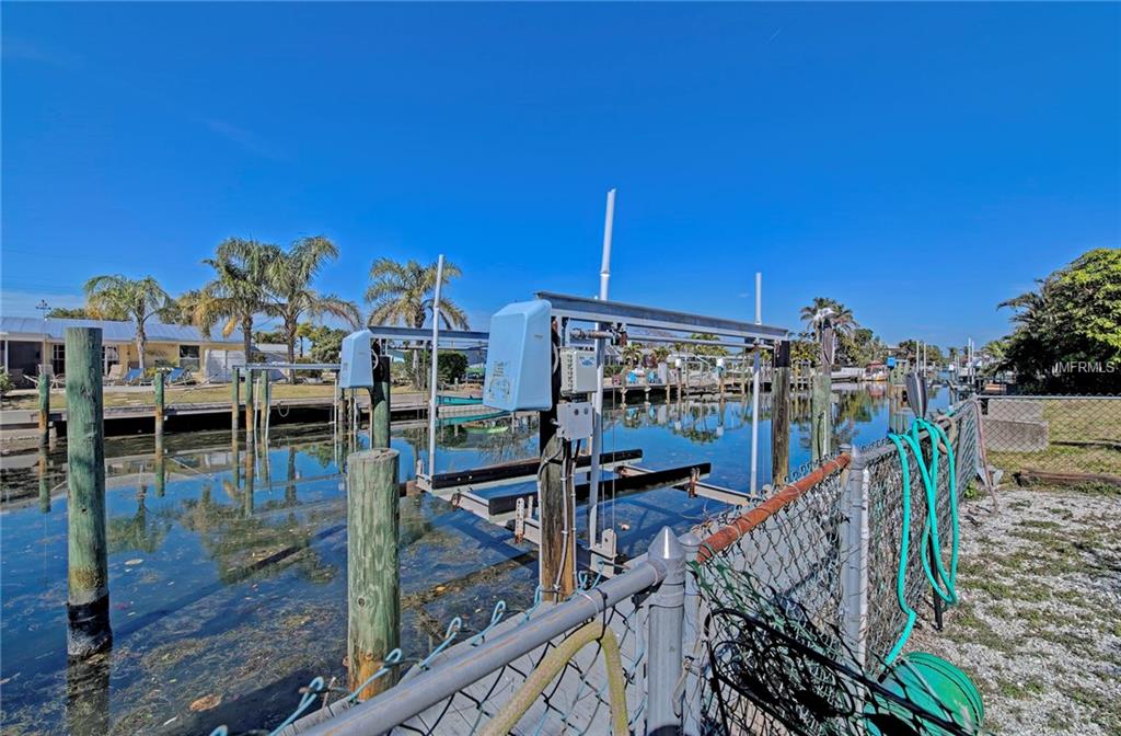 512 70TH STREET, HOLMES BEACH, Florida 34217, 3 Bedrooms Bedrooms, 3 Rooms Rooms,2 BathroomsBathrooms,Residential,For sale,70TH,A4209529