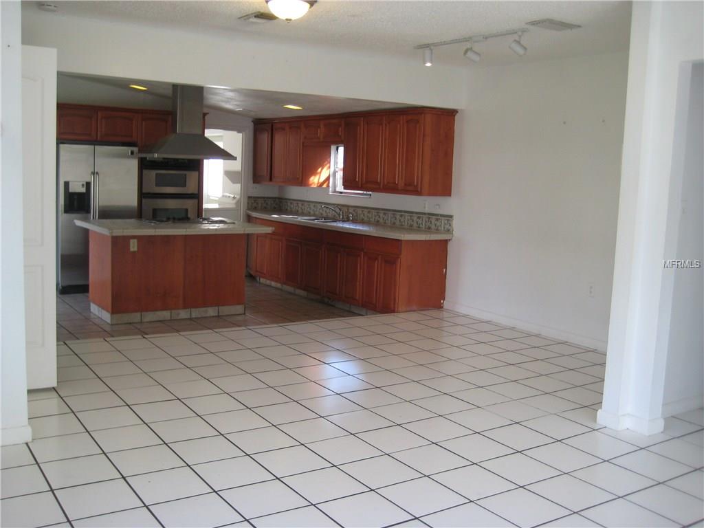 6801 N CLEARVIEW AVENUE, TAMPA, Florida 33614, 4 Bedrooms Bedrooms, 5 Rooms Rooms,2 BathroomsBathrooms,Residential,For sale,CLEARVIEW,T2907111