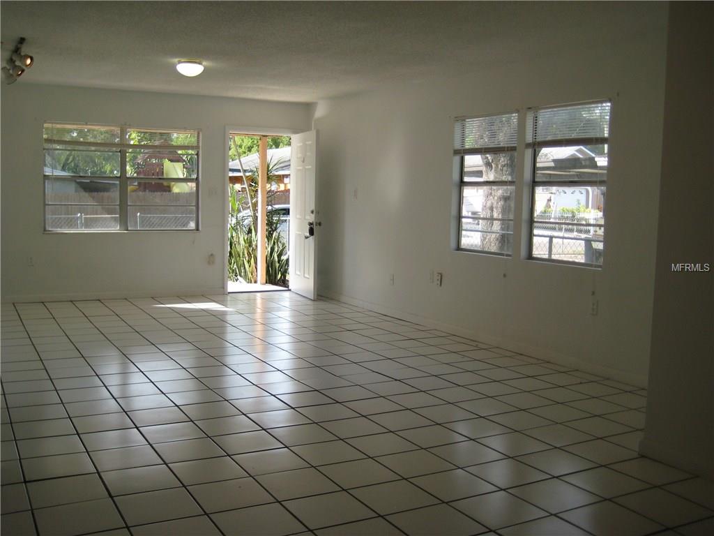 6801 N CLEARVIEW AVENUE, TAMPA, Florida 33614, 4 Bedrooms Bedrooms, 5 Rooms Rooms,2 BathroomsBathrooms,Residential,For sale,CLEARVIEW,T2907111