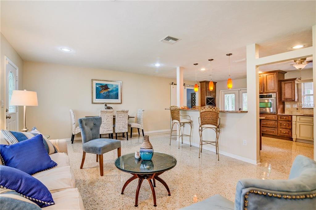 4401 BIRCH STREET NE, ST PETERSBURG, Florida 33703, 3 Bedrooms Bedrooms, 5 Rooms Rooms,2 BathroomsBathrooms,Residential,For sale,BIRCH,U7844957