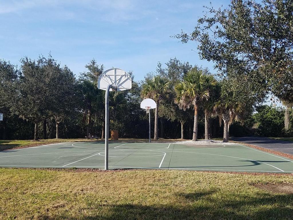 8903 39TH STREET CIRCLE E, PARRISH, Florida 34219, 4 Bedrooms Bedrooms, 9 Rooms Rooms,2 BathroomsBathrooms,Residential,For sale,39TH STREET,A4209705