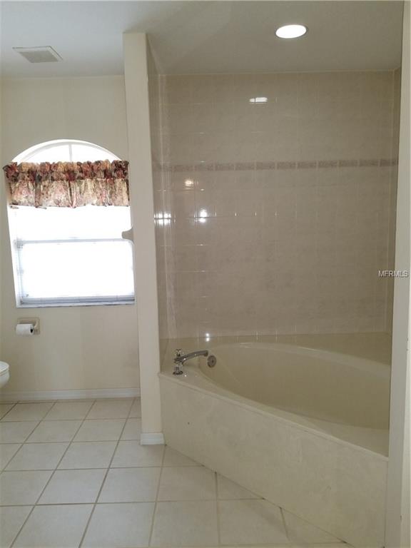 459 LAKE OF THE WOODS DRIVE, VENICE, Florida 34293, 3 Bedrooms Bedrooms, 7 Rooms Rooms,2 BathroomsBathrooms,Residential,For sale,LAKE OF THE WOODS,A4195380