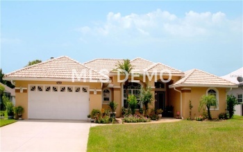 459 LAKE OF THE WOODS DRIVE, VENICE, Florida 34293, 3 Bedrooms Bedrooms, 7 Rooms Rooms,2 BathroomsBathrooms,Residential,For sale,LAKE OF THE WOODS,A4195380