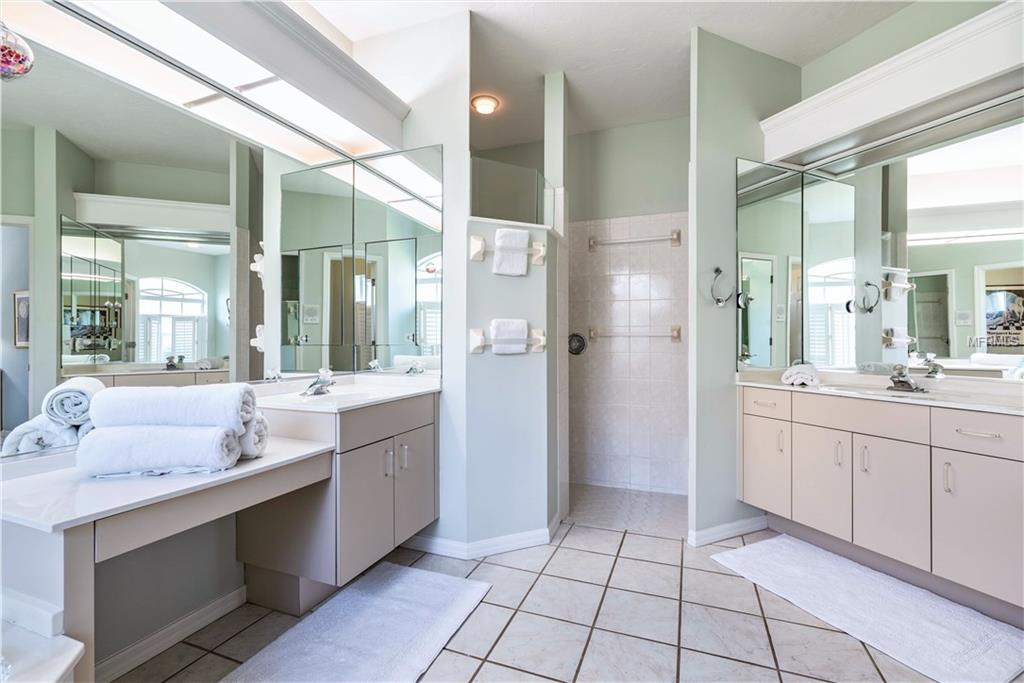 4914 OLD CREEK DRIVE, SARASOTA, Florida 34233, 3 Bedrooms Bedrooms, 7 Rooms Rooms,2 BathroomsBathrooms,Residential,For sale,OLD CREEK,N5916218