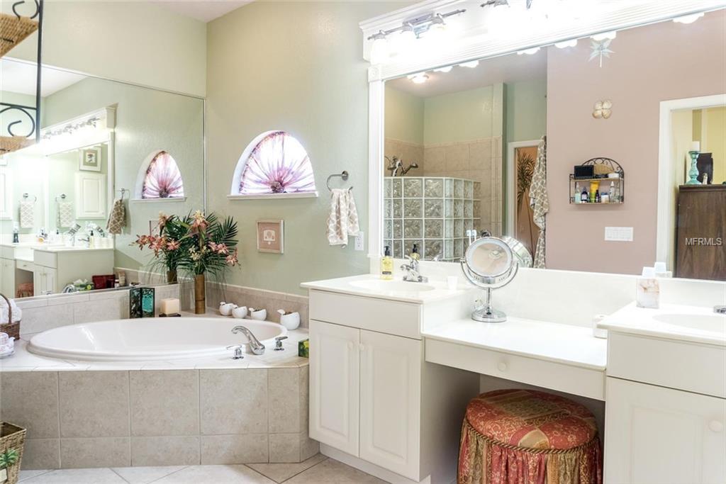 4220 CORSO VENETIA BOULEVARD, VENICE, Florida 34293, 2 Bedrooms Bedrooms, 6 Rooms Rooms,2 BathroomsBathrooms,Residential,For sale,CORSO VENETIA,N5916299