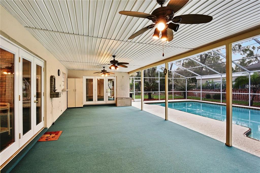 402 SPRING VALLEY LANE, ALTAMONTE SPRINGS, Florida 32714, 4 Bedrooms Bedrooms, 9 Rooms Rooms,3 BathroomsBathrooms,Residential,For sale,SPRING VALLEY,O5561515