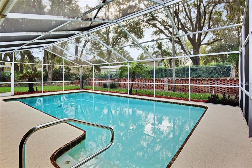 402 SPRING VALLEY LANE, ALTAMONTE SPRINGS, Florida 32714, 4 Bedrooms Bedrooms, 9 Rooms Rooms,3 BathroomsBathrooms,Residential,For sale,SPRING VALLEY,O5561515