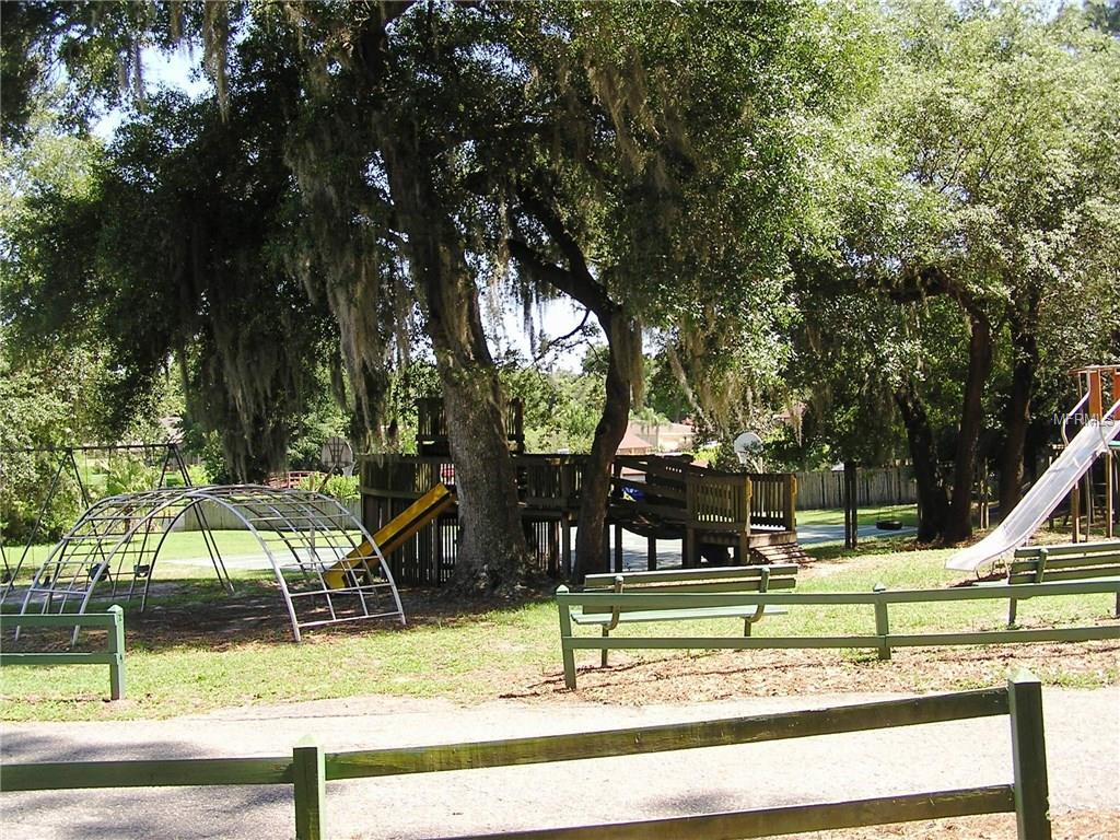 402 SPRING VALLEY LANE, ALTAMONTE SPRINGS, Florida 32714, 4 Bedrooms Bedrooms, 9 Rooms Rooms,3 BathroomsBathrooms,Residential,For sale,SPRING VALLEY,O5561515