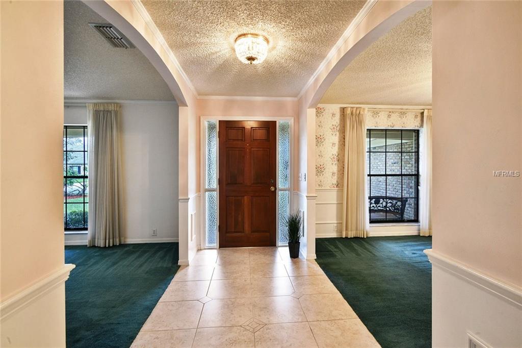402 SPRING VALLEY LANE, ALTAMONTE SPRINGS, Florida 32714, 4 Bedrooms Bedrooms, 9 Rooms Rooms,3 BathroomsBathrooms,Residential,For sale,SPRING VALLEY,O5561515