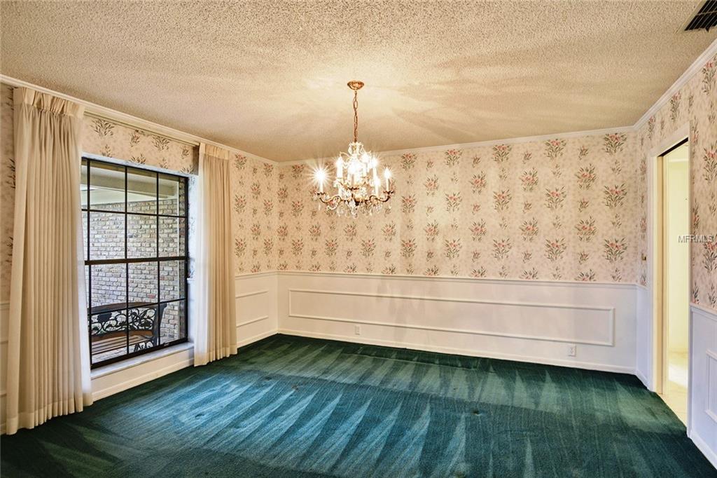 402 SPRING VALLEY LANE, ALTAMONTE SPRINGS, Florida 32714, 4 Bedrooms Bedrooms, 9 Rooms Rooms,3 BathroomsBathrooms,Residential,For sale,SPRING VALLEY,O5561515