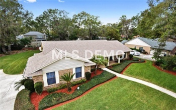 402 SPRING VALLEY LANE, ALTAMONTE SPRINGS, Florida 32714, 4 Bedrooms Bedrooms, 9 Rooms Rooms,3 BathroomsBathrooms,Residential,For sale,SPRING VALLEY,O5561515