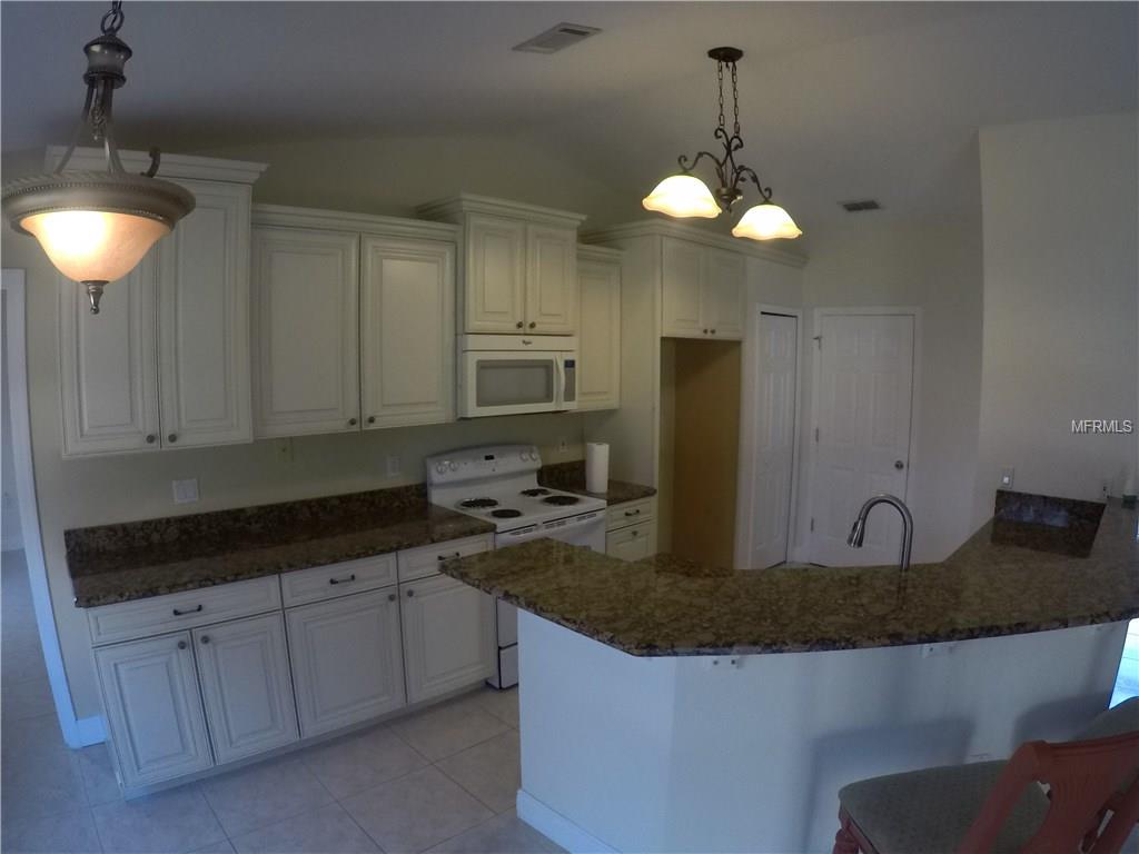 525 PROVIDENCE BOULEVARD, DELTONA, Florida 32725, 3 Bedrooms Bedrooms, 5 Rooms Rooms,2 BathroomsBathrooms,Residential,For sale,PROVIDENCE,O5552817