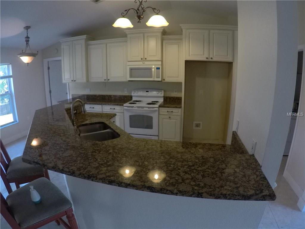 525 PROVIDENCE BOULEVARD, DELTONA, Florida 32725, 3 Bedrooms Bedrooms, 5 Rooms Rooms,2 BathroomsBathrooms,Residential,For sale,PROVIDENCE,O5552817