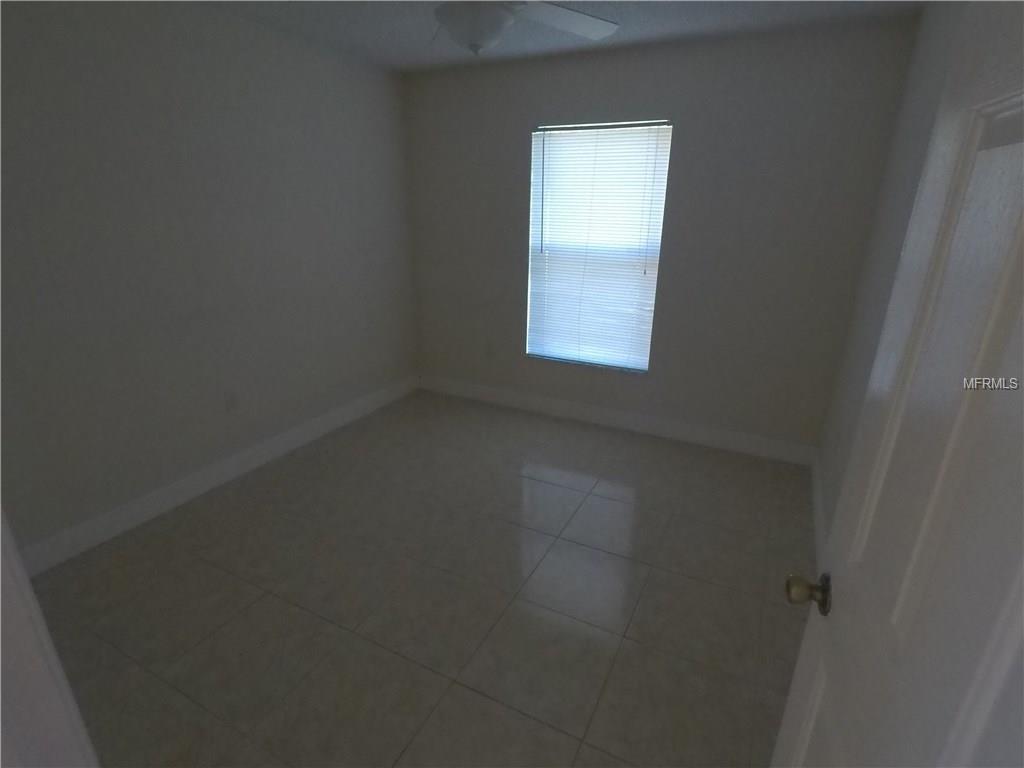 525 PROVIDENCE BOULEVARD, DELTONA, Florida 32725, 3 Bedrooms Bedrooms, 5 Rooms Rooms,2 BathroomsBathrooms,Residential,For sale,PROVIDENCE,O5552817