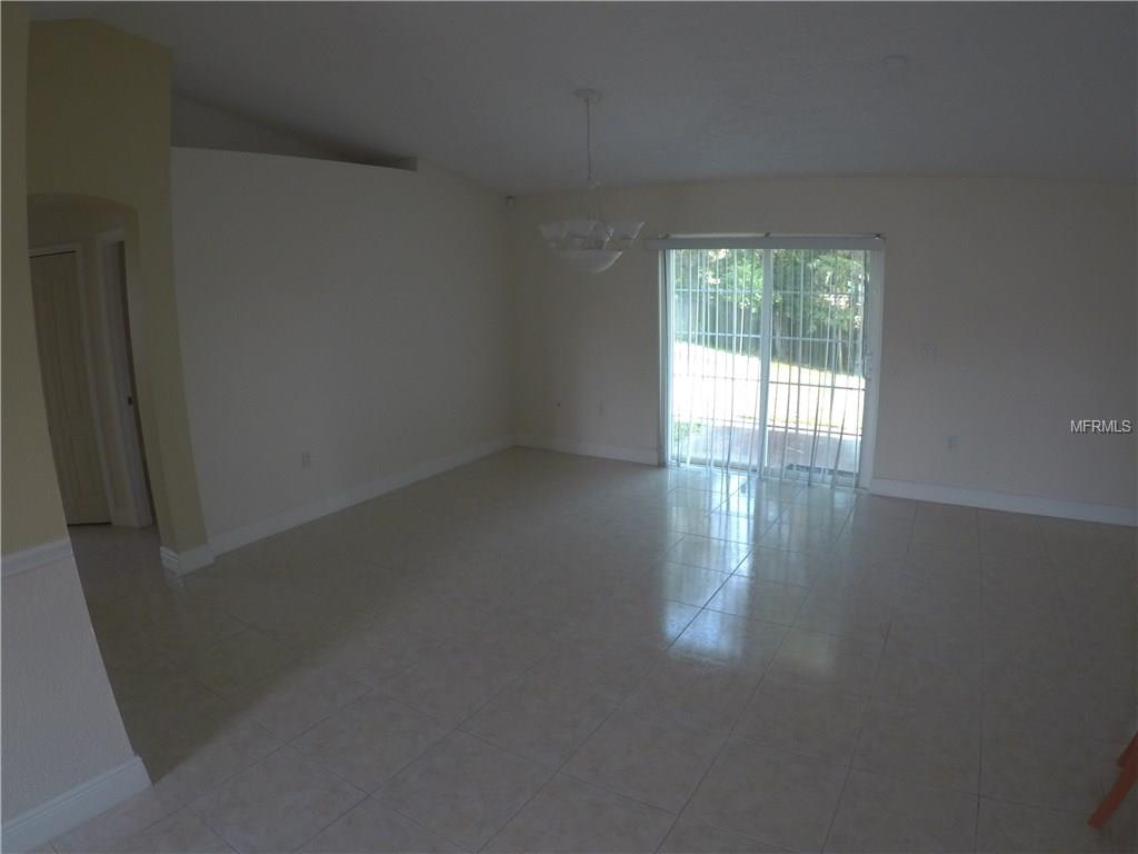 525 PROVIDENCE BOULEVARD, DELTONA, Florida 32725, 3 Bedrooms Bedrooms, 5 Rooms Rooms,2 BathroomsBathrooms,Residential,For sale,PROVIDENCE,O5552817