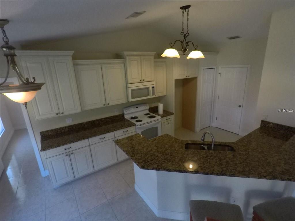 525 PROVIDENCE BOULEVARD, DELTONA, Florida 32725, 3 Bedrooms Bedrooms, 5 Rooms Rooms,2 BathroomsBathrooms,Residential,For sale,PROVIDENCE,O5552817