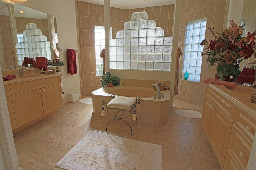 1364 W HILLSBOROUGH BOULEVARD, NORTH PORT, Florida 34288, 3 Bedrooms Bedrooms, 9 Rooms Rooms,2 BathroomsBathrooms,Residential,For sale,HILLSBOROUGH,C7247353