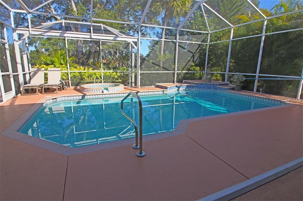 1364 W HILLSBOROUGH BOULEVARD, NORTH PORT, Florida 34288, 3 Bedrooms Bedrooms, 9 Rooms Rooms,2 BathroomsBathrooms,Residential,For sale,HILLSBOROUGH,C7247353