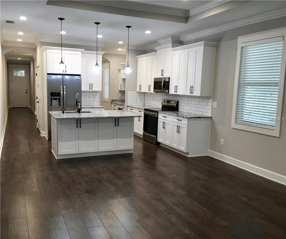 203 1/2 W HAMILTON AVENUE, TAMPA, Florida 33604, 4 Bedrooms Bedrooms, 3 Rooms Rooms,2 BathroomsBathrooms,Residential,For sale,HAMILTON,T2922355