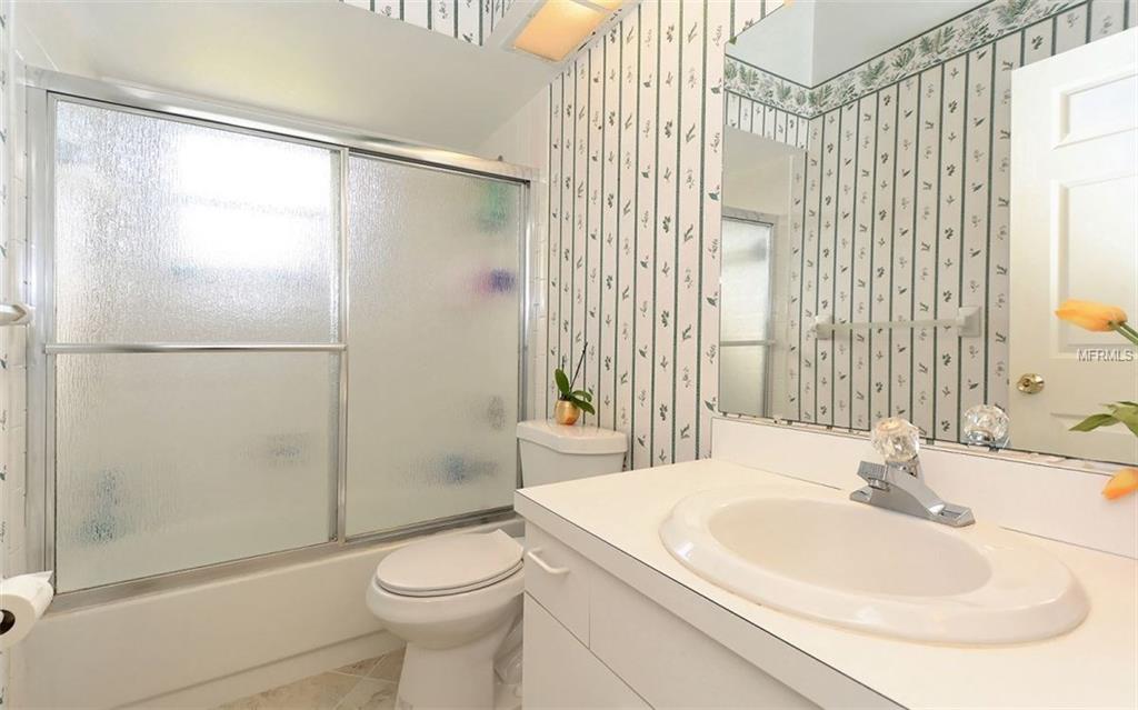 5074 18TH AVENUE W, BRADENTON, Florida 34209, 3 Bedrooms Bedrooms, 4 Rooms Rooms,2 BathroomsBathrooms,Residential,For sale,18TH,A4209707