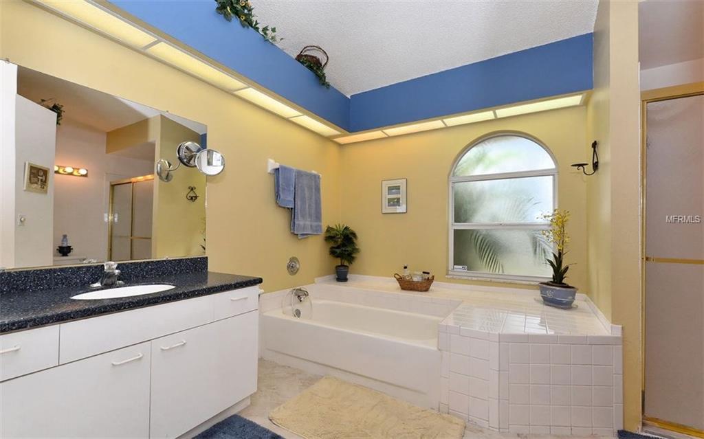 5074 18TH AVENUE W, BRADENTON, Florida 34209, 3 Bedrooms Bedrooms, 4 Rooms Rooms,2 BathroomsBathrooms,Residential,For sale,18TH,A4209707