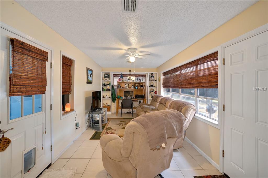 603 SANTIAGO COURT, LADY LAKE, Florida 32159, 2 Bedrooms Bedrooms, 5 Rooms Rooms,2 BathroomsBathrooms,Residential,For sale,SANTIAGO,G4852783