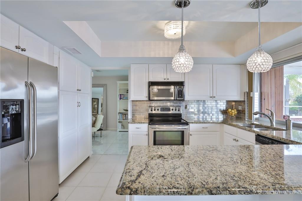6519 SENEGAL PALM WAY, APOLLO BEACH, Florida 33572, 3 Bedrooms Bedrooms, 3 Rooms Rooms,2 BathroomsBathrooms,Residential,For sale,SENEGAL PALM,T2928522