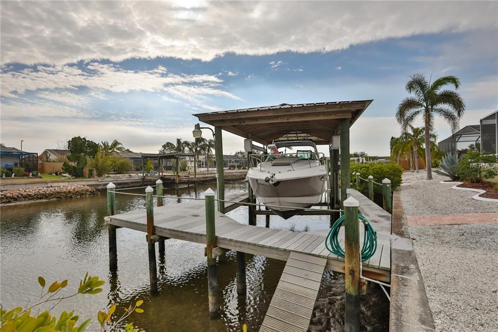 6519 SENEGAL PALM WAY, APOLLO BEACH, Florida 33572, 3 Bedrooms Bedrooms, 3 Rooms Rooms,2 BathroomsBathrooms,Residential,For sale,SENEGAL PALM,T2928522