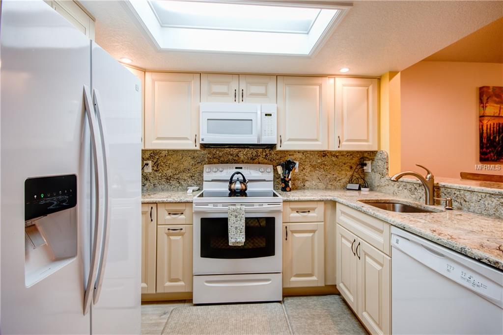 338 MADEIRA CIRCLE, TIERRA VERDE, Florida 33715, 3 Bedrooms Bedrooms, 5 Rooms Rooms,3 BathroomsBathrooms,Residential,For sale,MADEIRA,U7843630