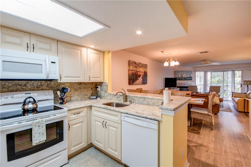 338 MADEIRA CIRCLE, TIERRA VERDE, Florida 33715, 3 Bedrooms Bedrooms, 5 Rooms Rooms,3 BathroomsBathrooms,Residential,For sale,MADEIRA,U7843630