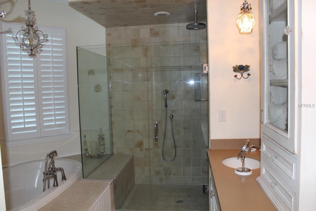 1119 BELLEAIRE CIRCLE, ORLANDO, Florida 32804, 4 Bedrooms Bedrooms, 6 Rooms Rooms,3 BathroomsBathrooms,Residential,For sale,BELLEAIRE,A4208741