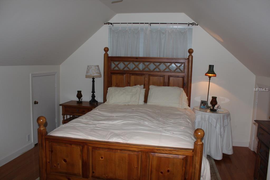 1119 BELLEAIRE CIRCLE, ORLANDO, Florida 32804, 4 Bedrooms Bedrooms, 6 Rooms Rooms,3 BathroomsBathrooms,Residential,For sale,BELLEAIRE,A4208741