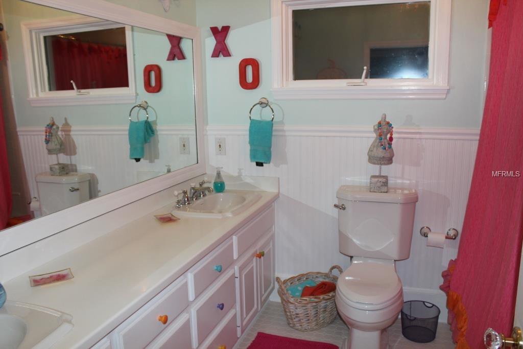 1119 BELLEAIRE CIRCLE, ORLANDO, Florida 32804, 4 Bedrooms Bedrooms, 6 Rooms Rooms,3 BathroomsBathrooms,Residential,For sale,BELLEAIRE,A4208741