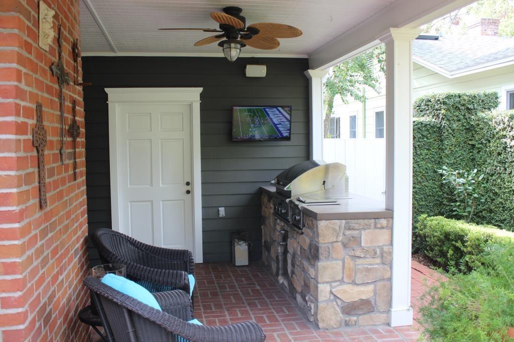 1119 BELLEAIRE CIRCLE, ORLANDO, Florida 32804, 4 Bedrooms Bedrooms, 6 Rooms Rooms,3 BathroomsBathrooms,Residential,For sale,BELLEAIRE,A4208741