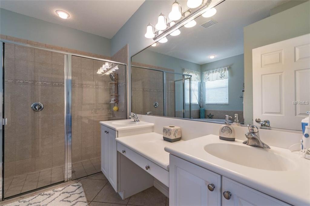 2323 CARAWAY DRIVE, VENICE, Florida 34292, 3 Bedrooms Bedrooms, 7 Rooms Rooms,2 BathroomsBathrooms,Residential,For sale,CARAWAY,D5922986