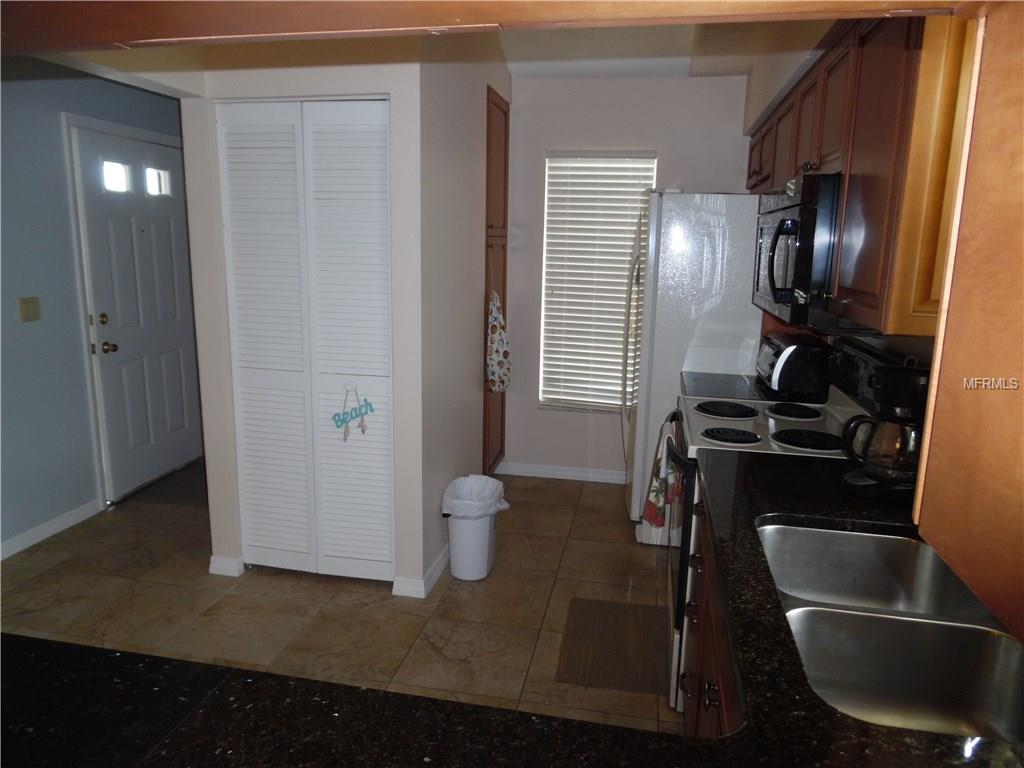 928 CAPRI ISLES BOULEVARD, VENICE, Florida 34292, 2 Bedrooms Bedrooms, 6 Rooms Rooms,2 BathroomsBathrooms,Residential,For sale,CAPRI ISLES,N5916424