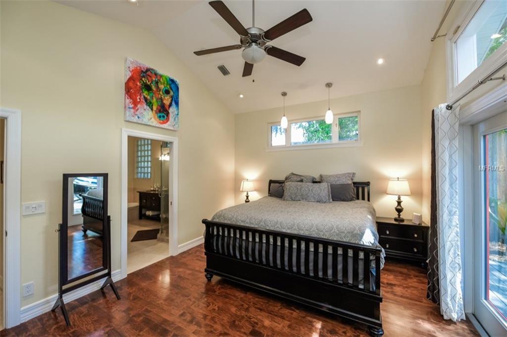 3521 ALMERIA AVENUE, SARASOTA, Florida 34239, 3 Bedrooms Bedrooms, 5 Rooms Rooms,2 BathroomsBathrooms,Residential,For sale,ALMERIA,A4191322