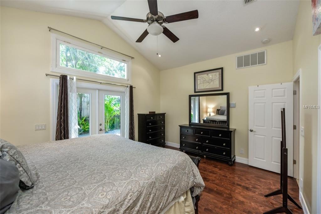 3521 ALMERIA AVENUE, SARASOTA, Florida 34239, 3 Bedrooms Bedrooms, 5 Rooms Rooms,2 BathroomsBathrooms,Residential,For sale,ALMERIA,A4191322