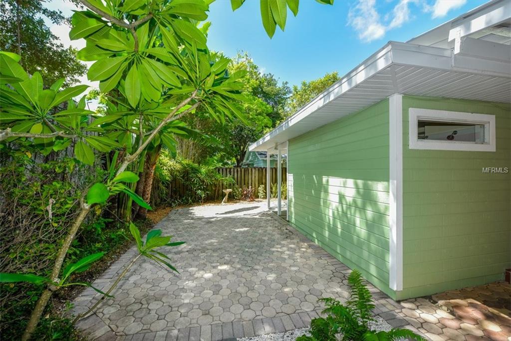 3521 ALMERIA AVENUE, SARASOTA, Florida 34239, 3 Bedrooms Bedrooms, 5 Rooms Rooms,2 BathroomsBathrooms,Residential,For sale,ALMERIA,A4191322