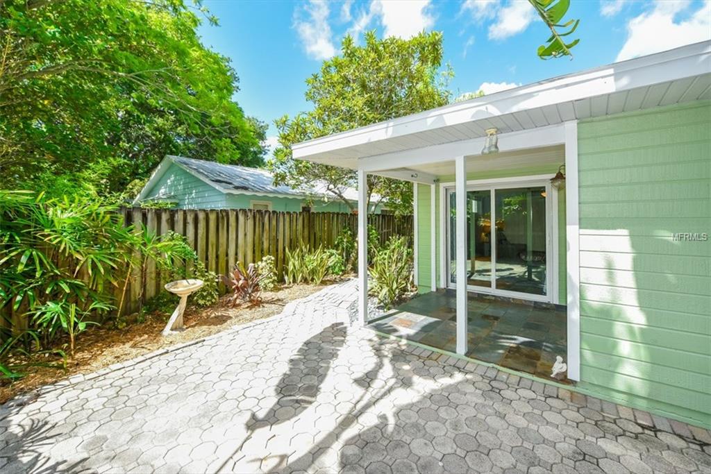 3521 ALMERIA AVENUE, SARASOTA, Florida 34239, 3 Bedrooms Bedrooms, 5 Rooms Rooms,2 BathroomsBathrooms,Residential,For sale,ALMERIA,A4191322