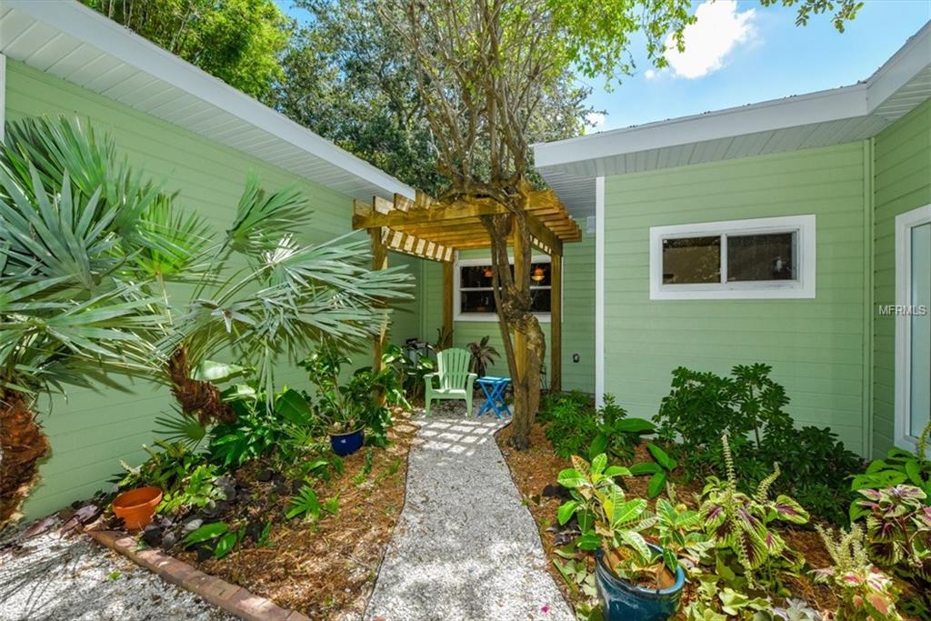 3521 ALMERIA AVENUE, SARASOTA, Florida 34239, 3 Bedrooms Bedrooms, 5 Rooms Rooms,2 BathroomsBathrooms,Residential,For sale,ALMERIA,A4191322