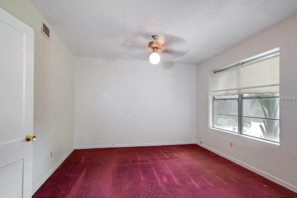 1035 AVON AVENUE, LAKELAND, Florida 33801, 2 Bedrooms Bedrooms, 5 Rooms Rooms,2 BathroomsBathrooms,Residential,For sale,AVON,L4723361