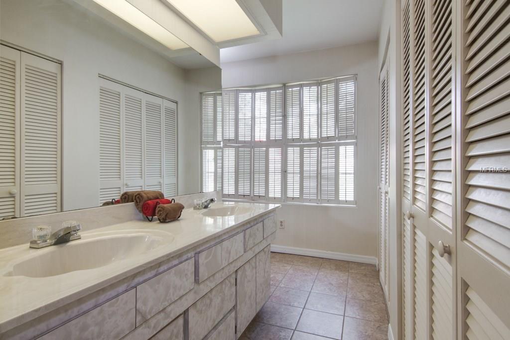 1035 AVON AVENUE, LAKELAND, Florida 33801, 2 Bedrooms Bedrooms, 5 Rooms Rooms,2 BathroomsBathrooms,Residential,For sale,AVON,L4723361