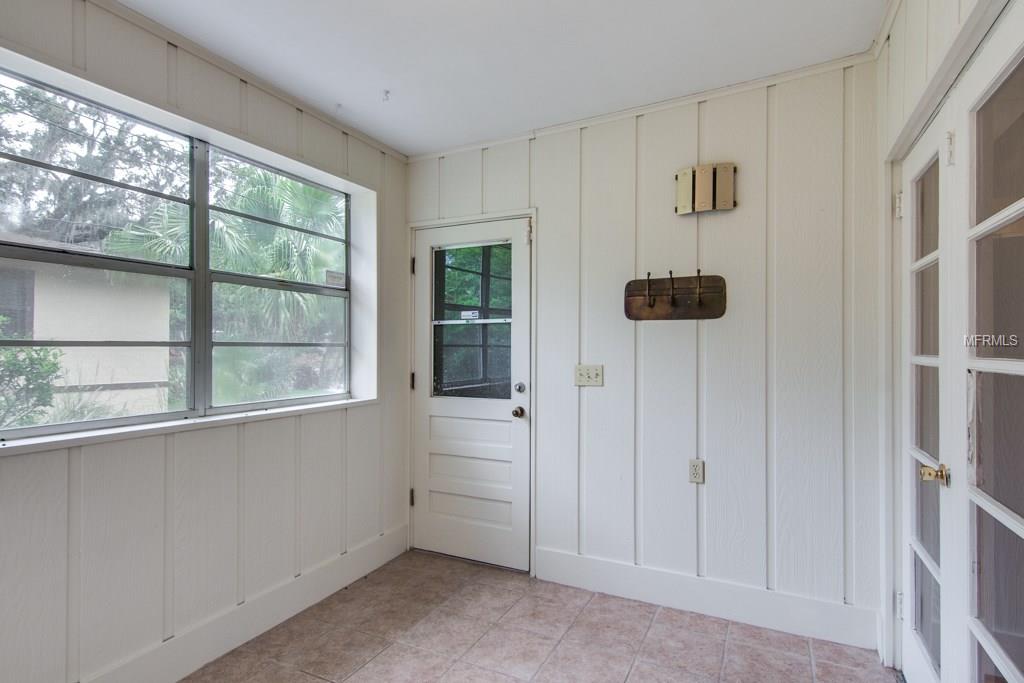 1035 AVON AVENUE, LAKELAND, Florida 33801, 2 Bedrooms Bedrooms, 5 Rooms Rooms,2 BathroomsBathrooms,Residential,For sale,AVON,L4723361