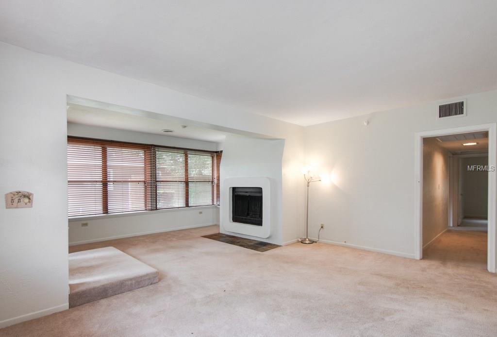 1035 AVON AVENUE, LAKELAND, Florida 33801, 2 Bedrooms Bedrooms, 5 Rooms Rooms,2 BathroomsBathrooms,Residential,For sale,AVON,L4723361