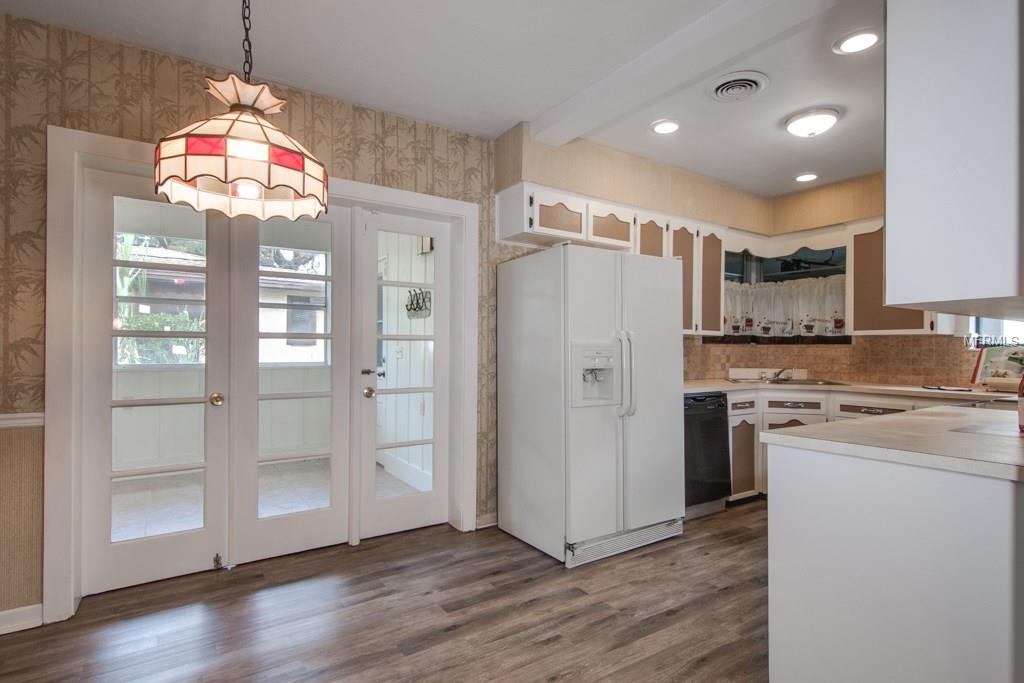 1035 AVON AVENUE, LAKELAND, Florida 33801, 2 Bedrooms Bedrooms, 5 Rooms Rooms,2 BathroomsBathrooms,Residential,For sale,AVON,L4723361