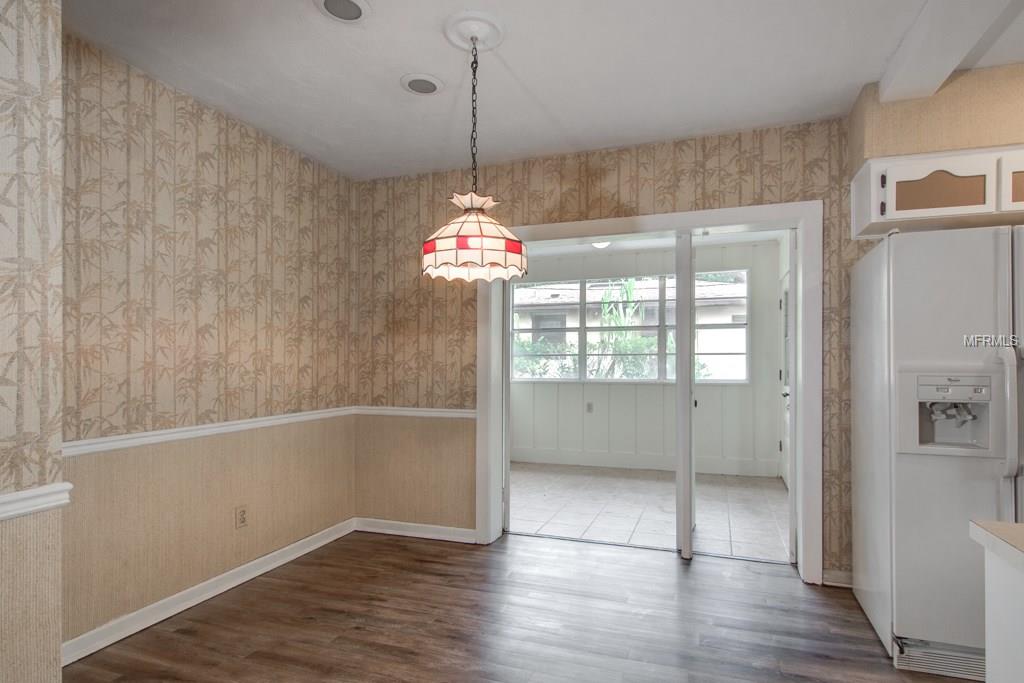 1035 AVON AVENUE, LAKELAND, Florida 33801, 2 Bedrooms Bedrooms, 5 Rooms Rooms,2 BathroomsBathrooms,Residential,For sale,AVON,L4723361